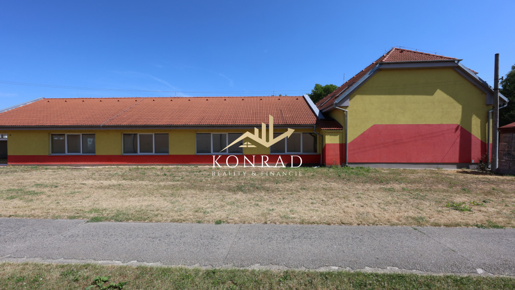 EXKLUZÍVNE | NA PREDAJ | Budova obchodu a služieb | Vráble