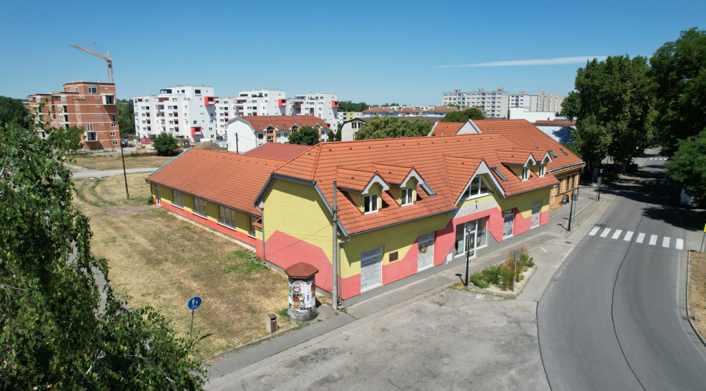 EXKLUZÍVNE | NA PREDAJ | Budova obchodu a služieb | Vráble