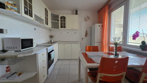 NA PREDAJ | 3 izb. byt | 68m² | Vráble