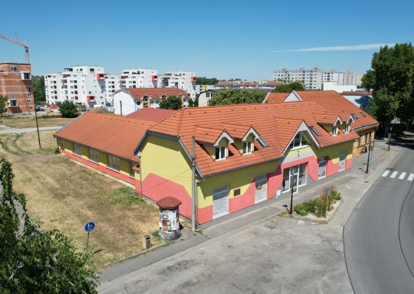 EXKLUZÍVNE | NA PREDAJ | Budova obchodu a služieb | Vráble