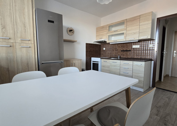 NA PRENÁJOM | 1 izb. byt | 37m² | Vráble